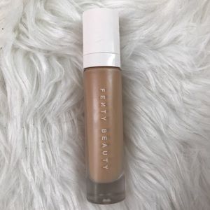 Fenty Beauty Pro Filt’r Foundation 260 Neutral